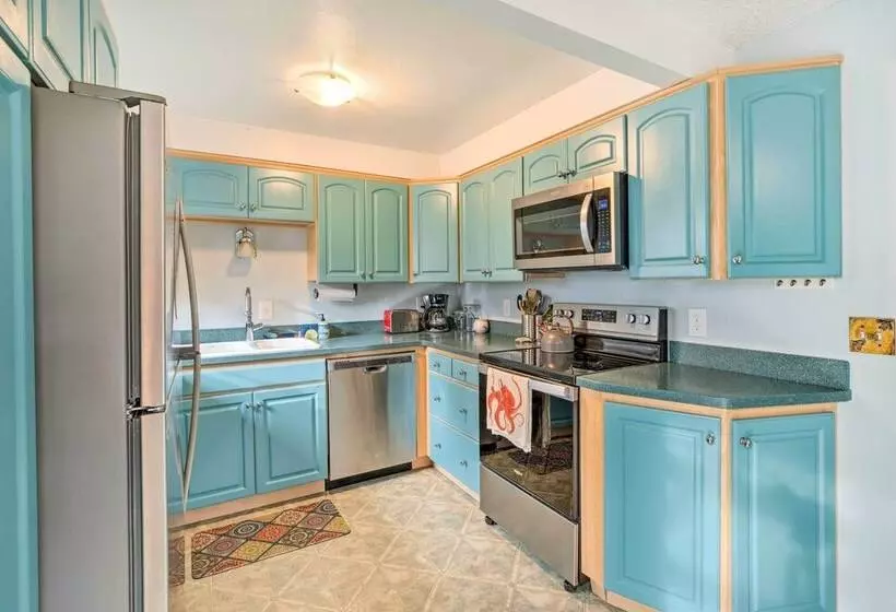 Rockaway Beach Vacation Rental: Walk To Ocean