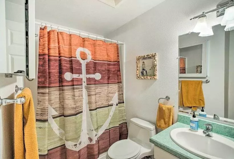 Rockaway Beach Vacation Rental: Walk To Ocean