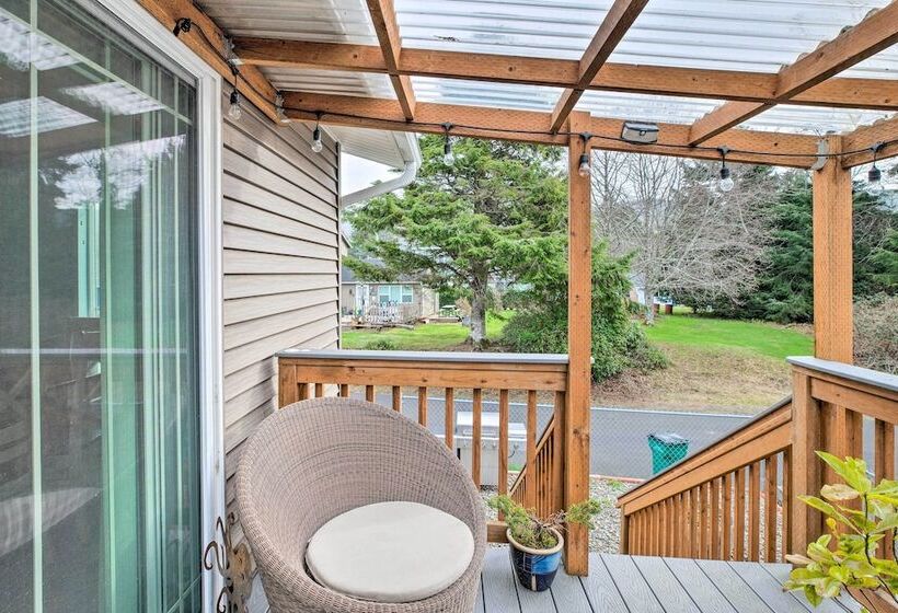 Rockaway Beach Vacation Rental: Walk To Ocean