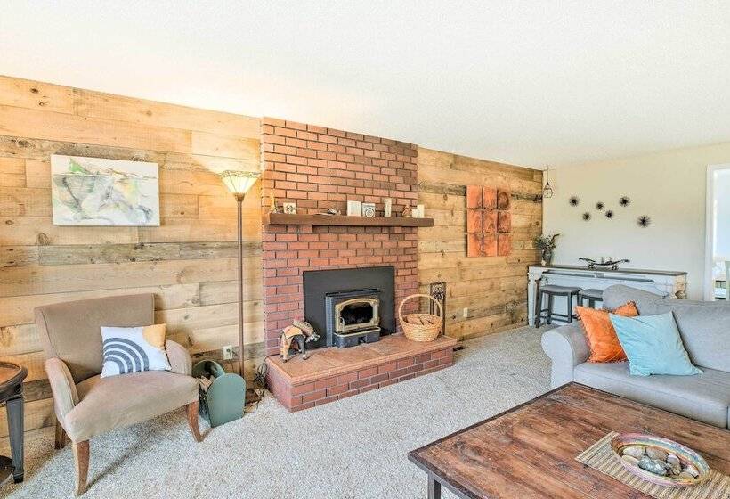 Rockaway Beach Vacation Rental: Walk To Ocean