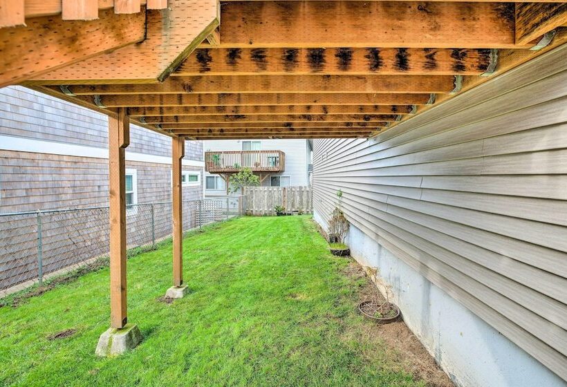 Rockaway Beach Vacation Rental: Walk To Ocean