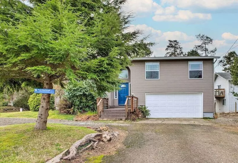 Rockaway Beach Vacation Rental: Walk To Ocean