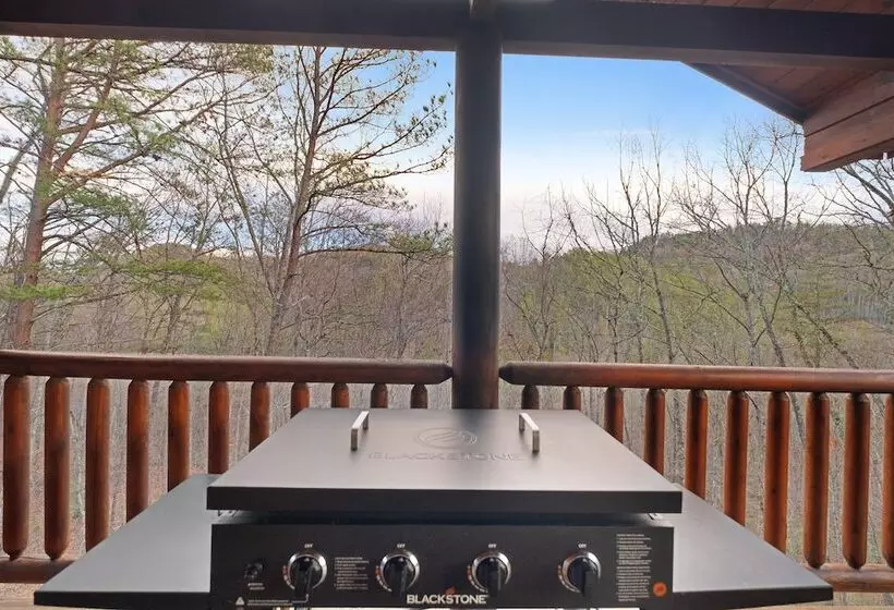 Private Smoky Mtn Log Home W/ 2 Decks + Hot Tub!