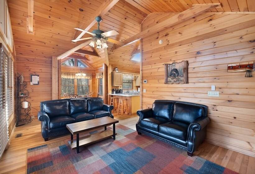 Private Smoky Mtn Log Home W/ 2 Decks + Hot Tub!