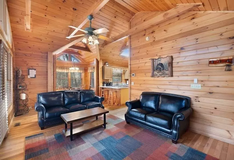 Private Smoky Mtn Log Home W/ 2 Decks + Hot Tub!