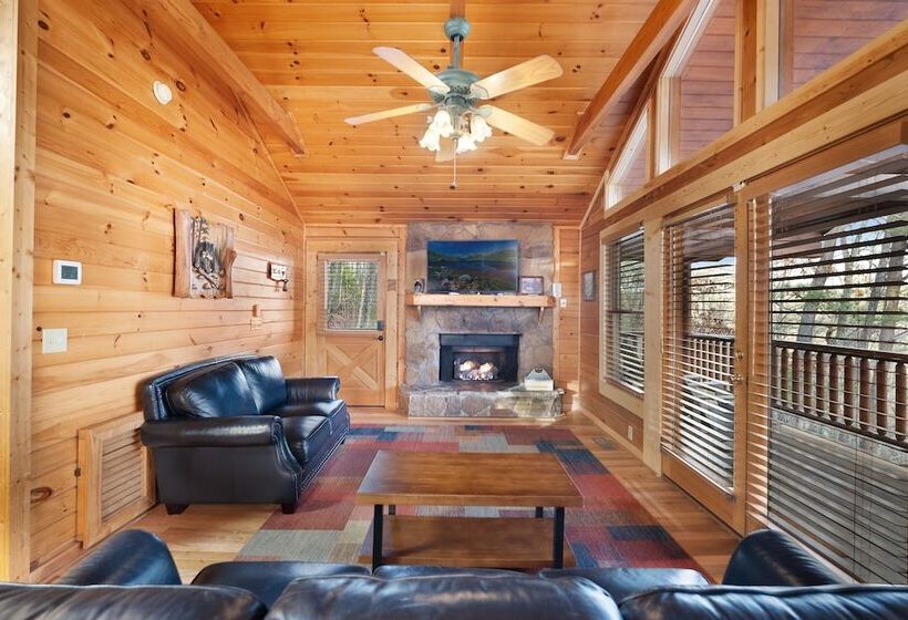 Private Smoky Mtn Log Home W/ 2 Decks + Hot Tub!