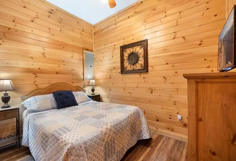 Private Smoky Mtn Log Home W/ 2 Decks + Hot Tub!