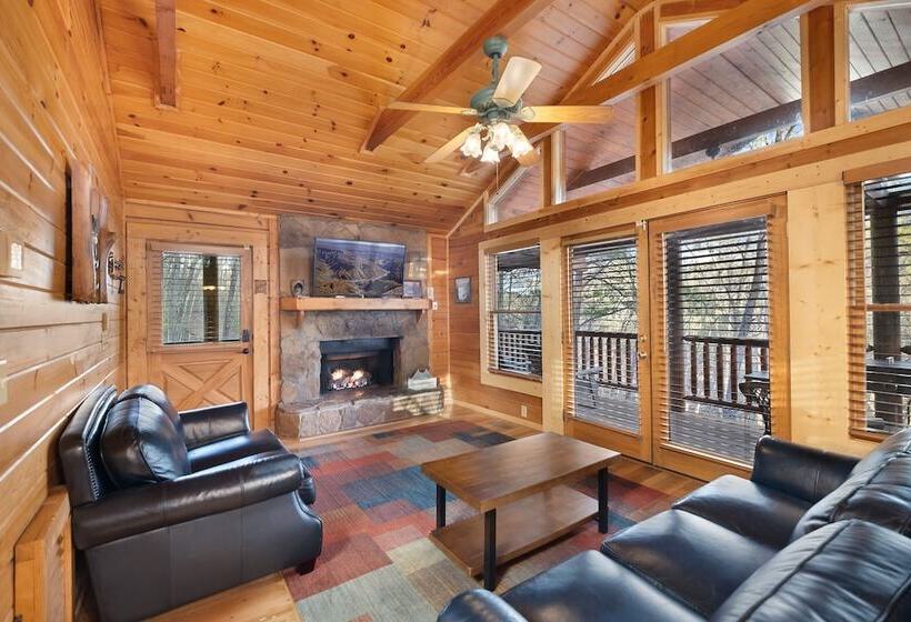 Private Smoky Mtn Log Home W/ 2 Decks + Hot Tub!