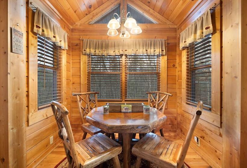 Private Smoky Mtn Log Home W/ 2 Decks + Hot Tub!