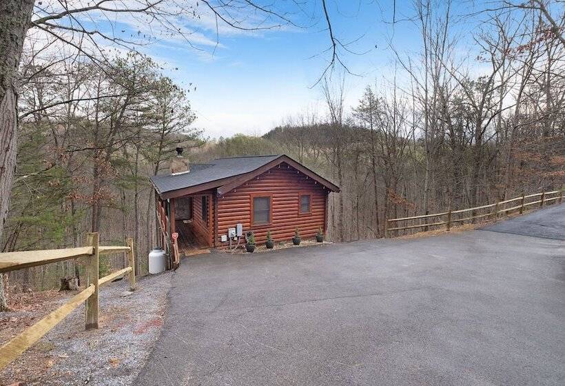Private Smoky Mtn Log Home W/ 2 Decks + Hot Tub!