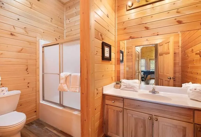 Private Smoky Mtn Log Home W/ 2 Decks + Hot Tub!