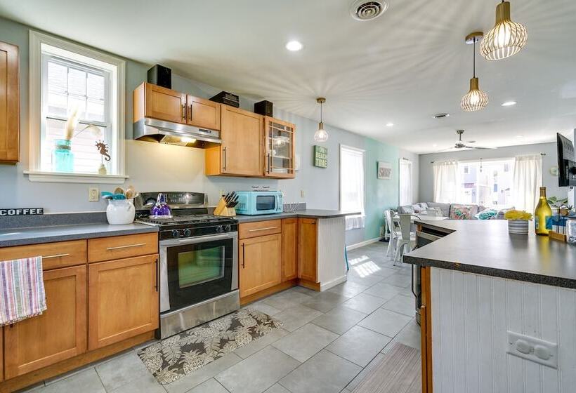 The 1818 Home W/ Porch & Grill   1 Mi To Beach!