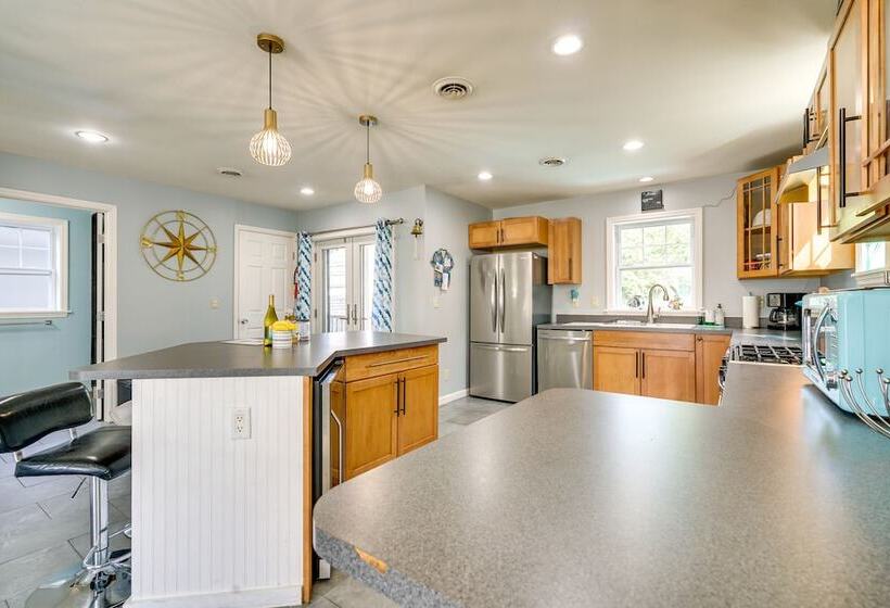 The 1818 Home W/ Porch & Grill   1 Mi To Beach!