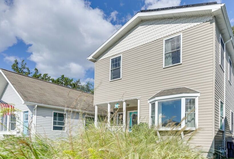 The 1818 Home W/ Porch & Grill   1 Mi To Beach!