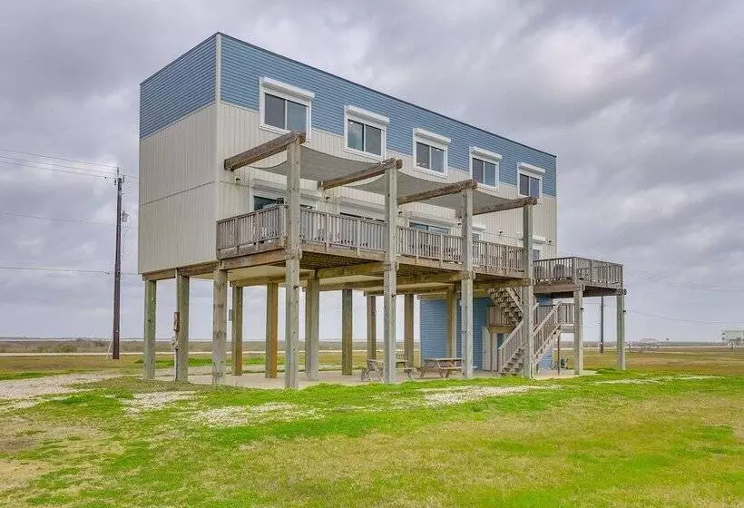 Boardwalk To Beach: Ocean View Surfside Home!