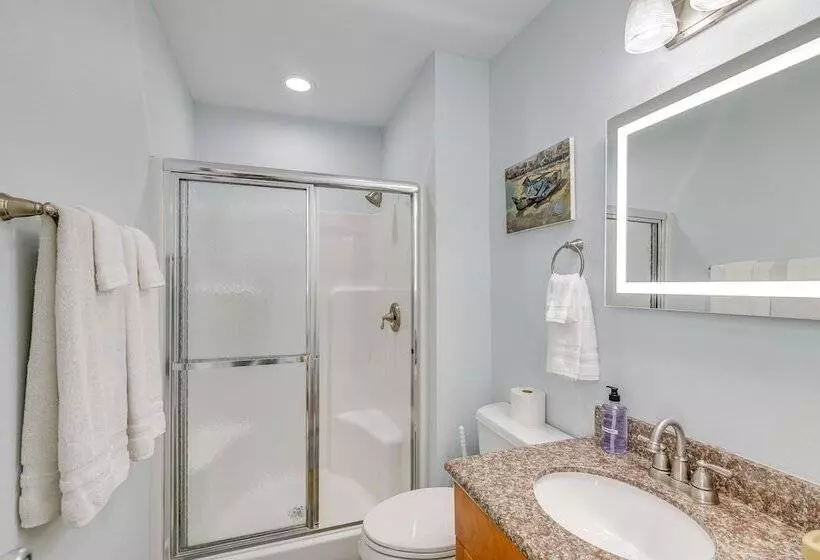 Boardwalk To Beach: Ocean View Surfside Home!