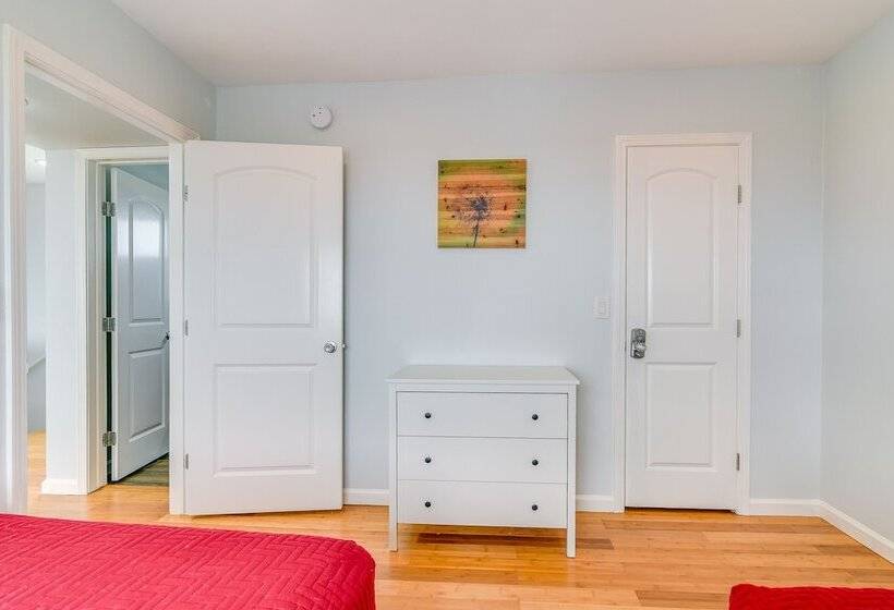 Boardwalk To Beach: Ocean View Surfside Home!