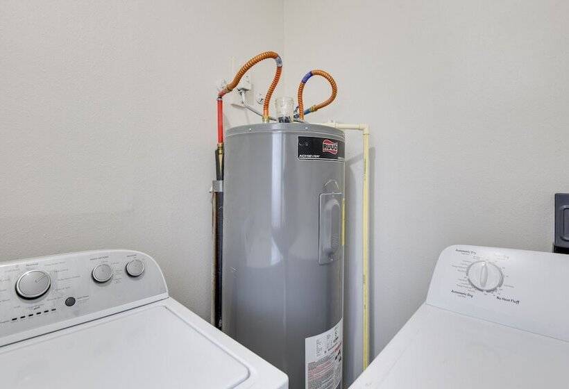 Waterfront Granbury Home: Easy Lake Access!