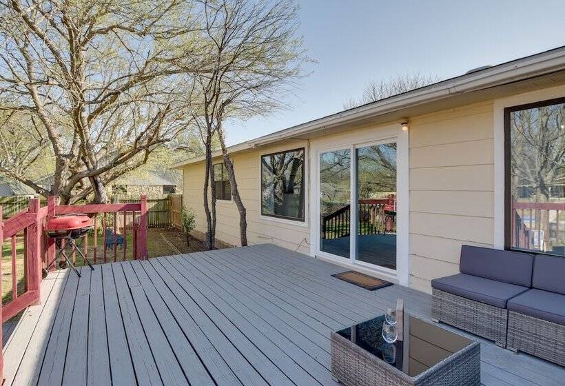 Waterfront Granbury Home: Easy Lake Access!