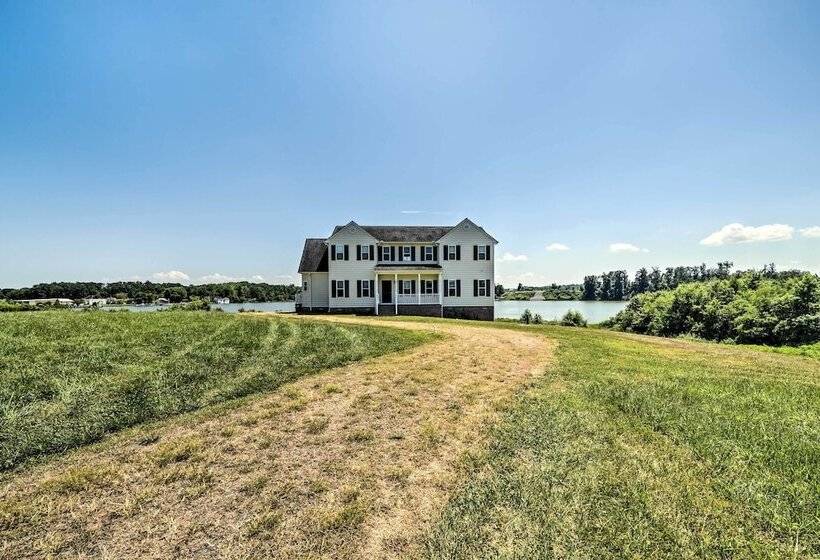 Waterfront Montross Home W/private Boat Slip!