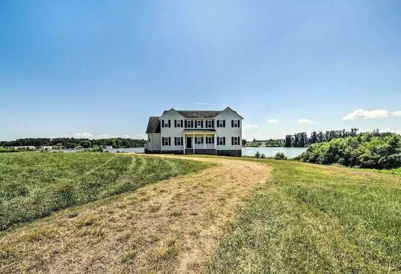 Waterfront Montross Home W/private Boat Slip!