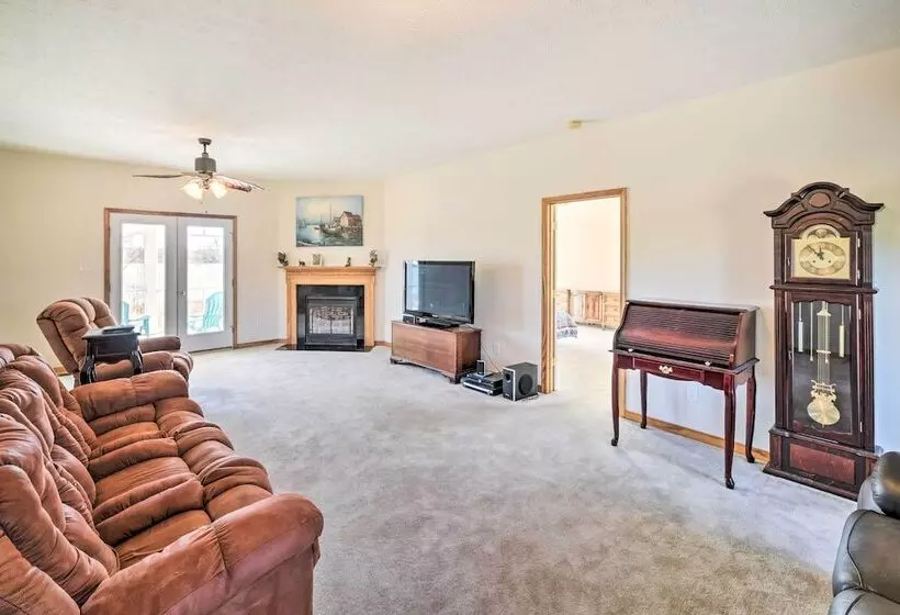 Waterfront Montross Home W/private Boat Slip!