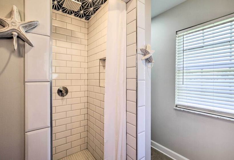 Waterfront Rancher Retreat Exotic Bird Haven