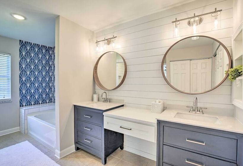 Waterfront Rancher Retreat Exotic Bird Haven