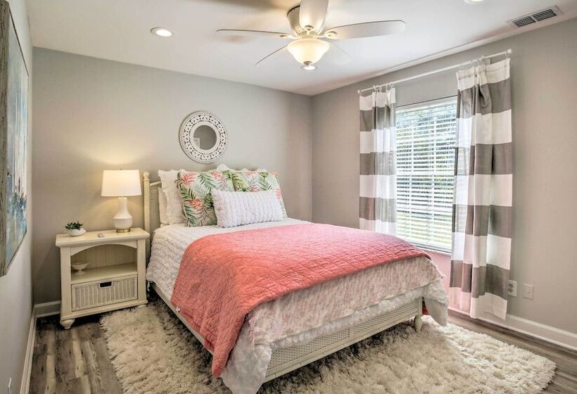 Waterfront Rancher Retreat Exotic Bird Haven