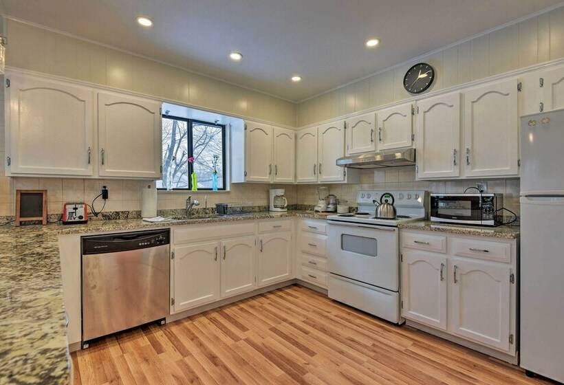 Tobyhanna Home: Private Deck, Hot Tub & Game Room!