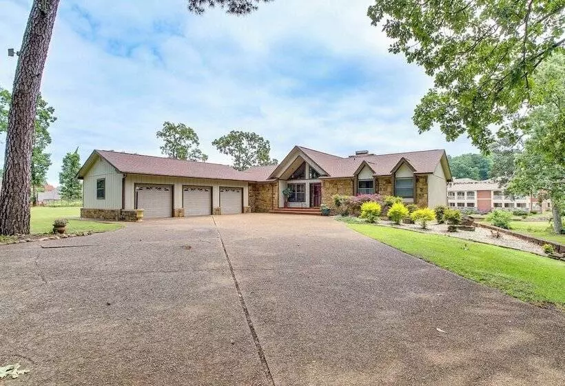 Amenity Packed Hot Springs Lakehouse W/ Pool!