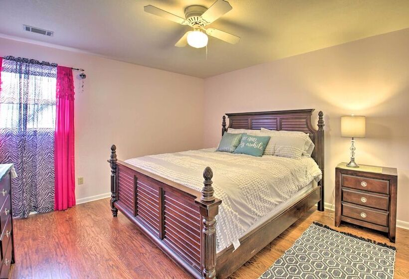 Amenity Packed Hot Springs Lakehouse W/ Pool!