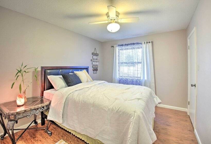 Amenity Packed Hot Springs Lakehouse W/ Pool!