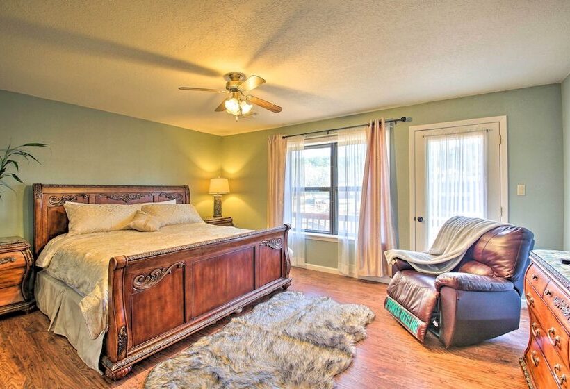 Amenity Packed Hot Springs Lakehouse W/ Pool!