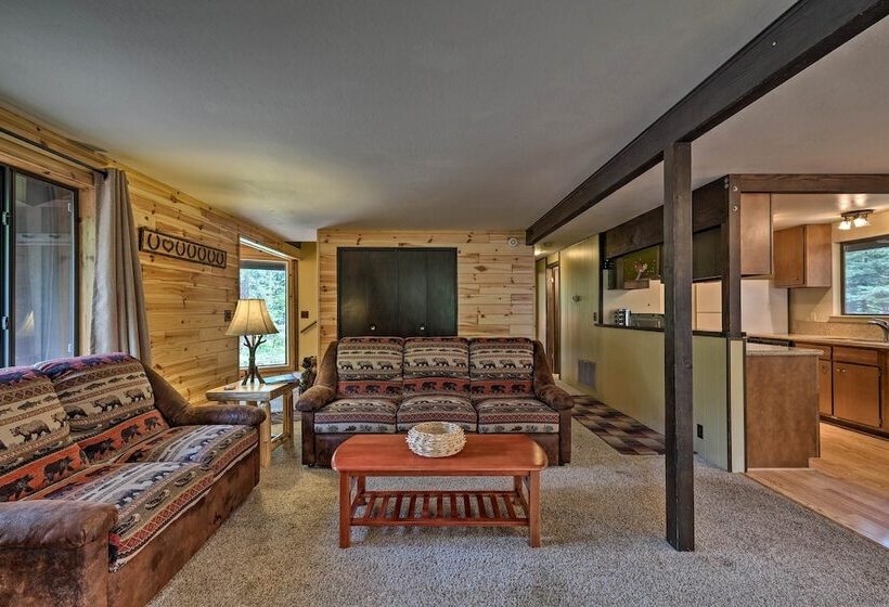 Cabin W/ Bbq Deck, Near Big Trees State Park!