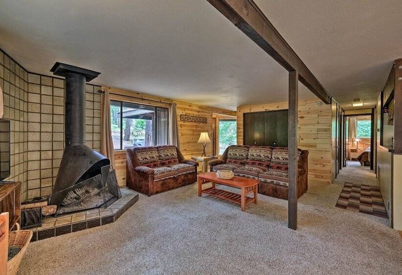 Cabin W/ Bbq Deck, Near Big Trees State Park!