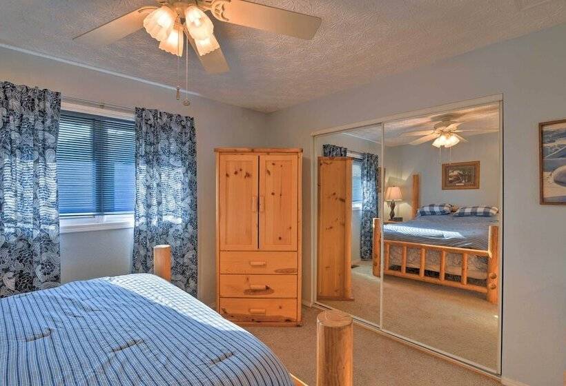 Charming Anchorage Home W/ Grill + Deck!