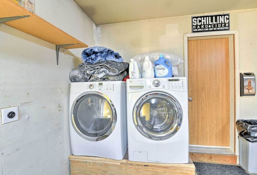 Charming Anchorage Home W/ Grill + Deck!