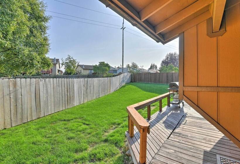 Charming Anchorage Home W/ Grill + Deck!