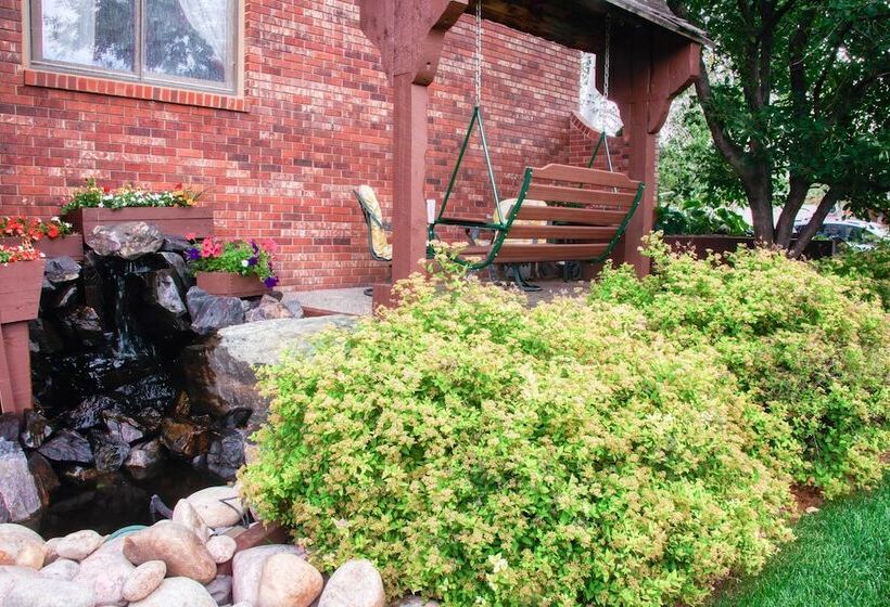 Charming Home W/ Yard ~ 12 Mi To Fort Collins