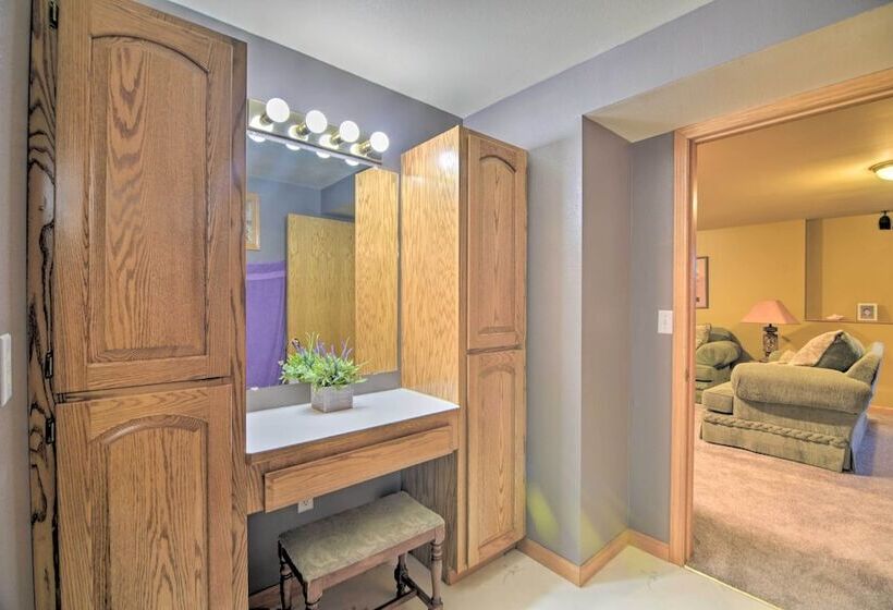 Charming Home W/ Yard ~ 12 Mi To Fort Collins