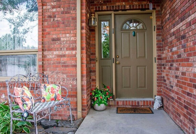 Charming Home W/ Yard ~ 12 Mi To Fort Collins