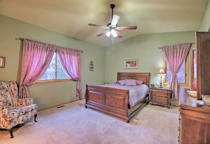 Charming Home W/ Yard ~ 12 Mi To Fort Collins