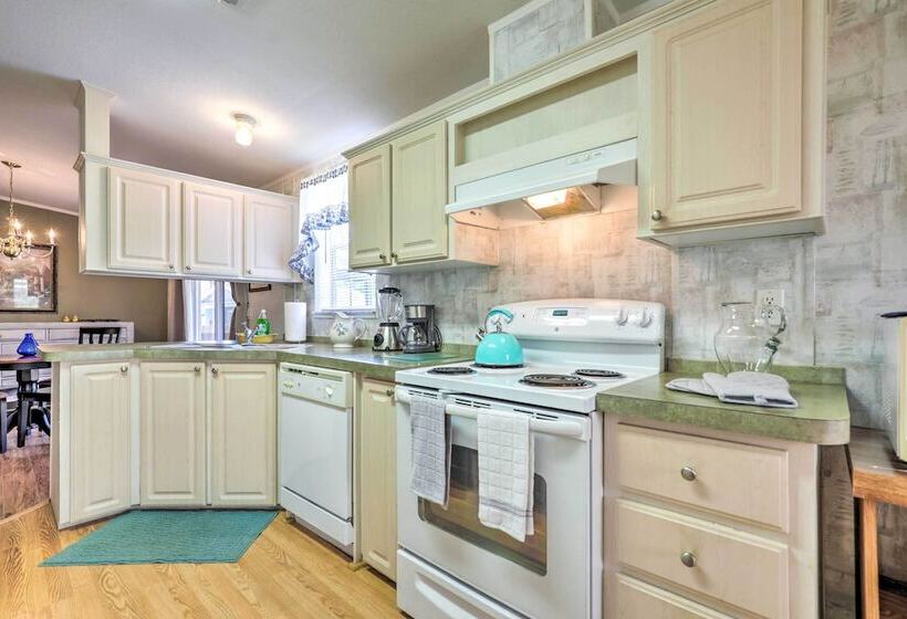 Cheery St Augustine Retreat   5 Mi To Dtwn!