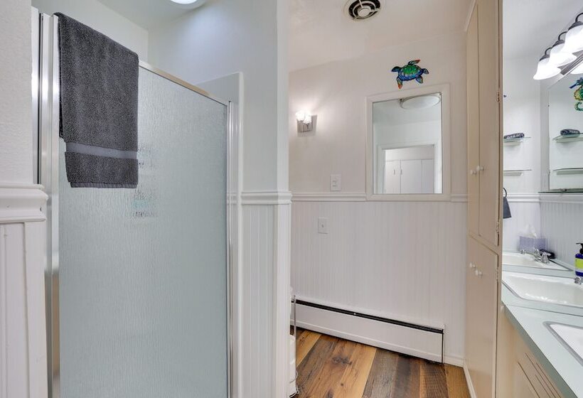 Chic Port Angeles Home W/ Oceanfront Balcony!