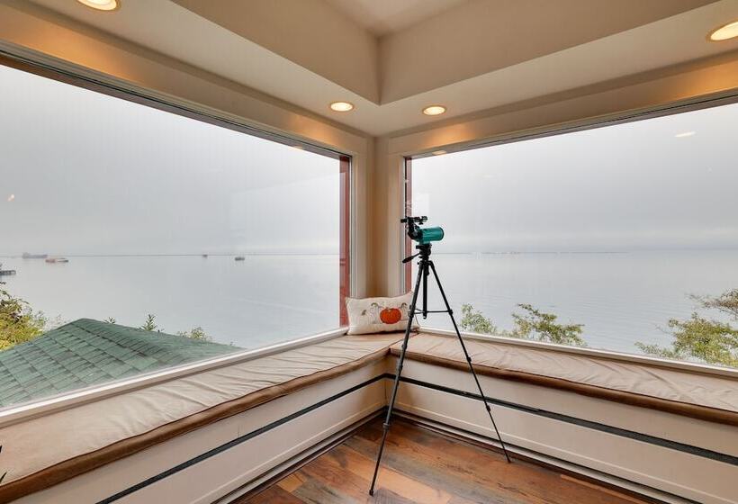 Chic Port Angeles Home W/ Oceanfront Balcony!