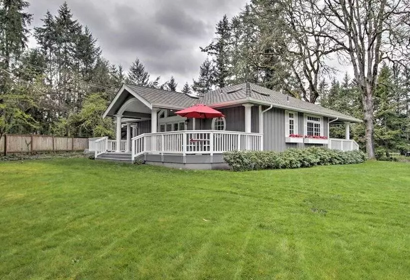 Contemporary Tacoma Cottage W/ Deck & Pond!
