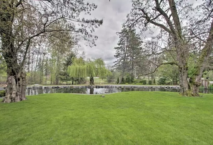 Contemporary Tacoma Cottage W/ Deck & Pond!