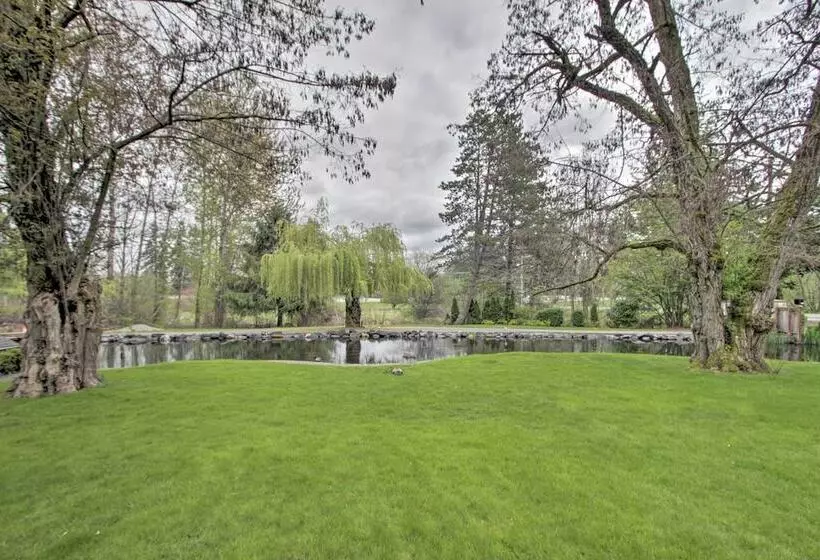 Contemporary Tacoma Cottage W/ Deck & Pond!