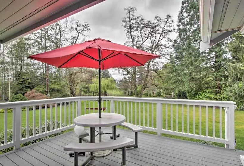 Contemporary Tacoma Cottage W/ Deck & Pond!